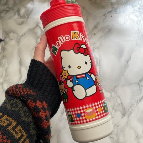 Vintage SANRIO Hello Kitty 1995 large plastic bottle container - Picture 5 of 10